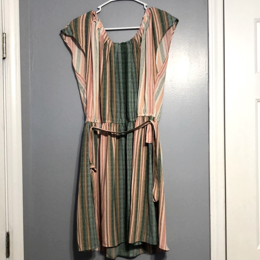 Super cute Lauren Conrad spring swing dress!